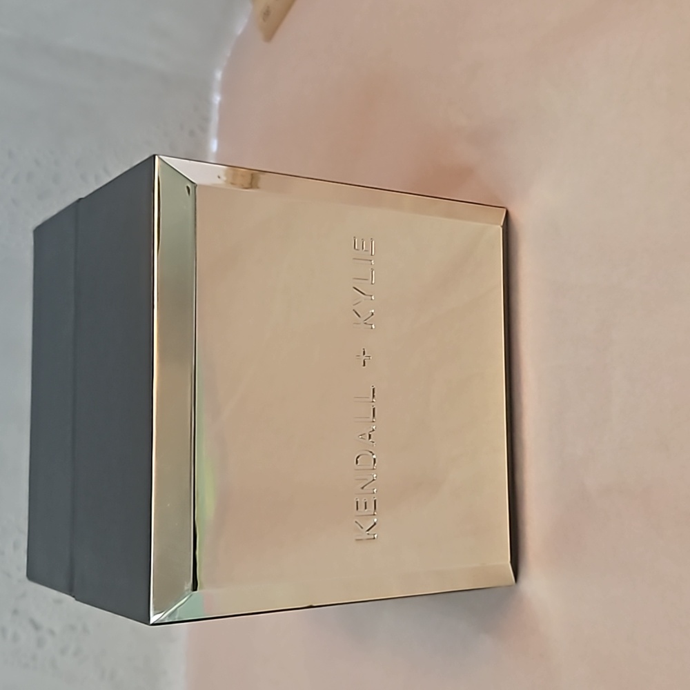 KENDALL & KYLIE  Watch and Bracelet gift 🎁 set - Picture 11 of 13